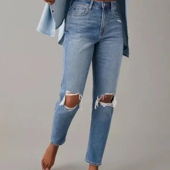 AE Ripped Relaxed Mom Jean - Picture 1 of 11
